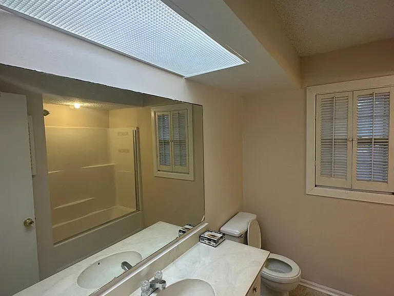 1607 Morehead Ave — Photo 23
