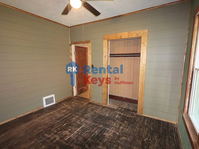 2600 N Heidelbach Ave — Photo 9