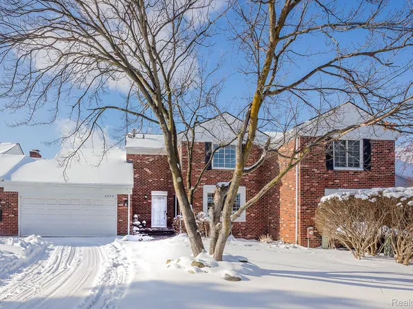 1524 Georgetown Dr #32, Bloomfield Hills, MI 48304