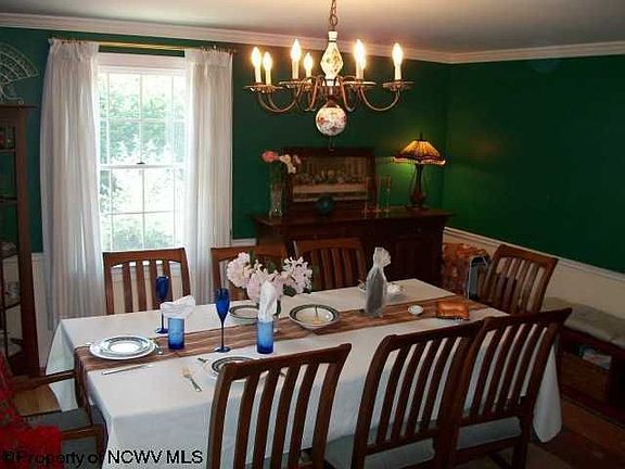 4th image of 644 Killarney Dr