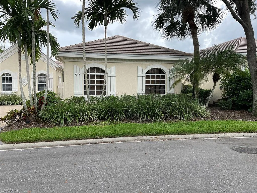 3 bed, 3.0 bath, 2721 sqft, $12,000 — Photo 2