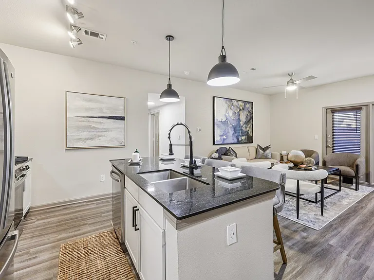 Vine + Vail Townhomes and Apartments — Photo 6