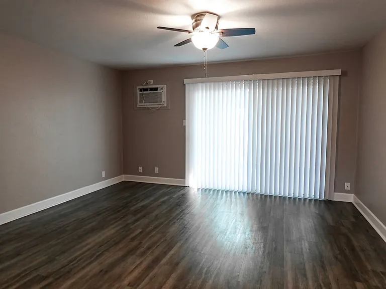 Briarwood Apartments — Photo 11