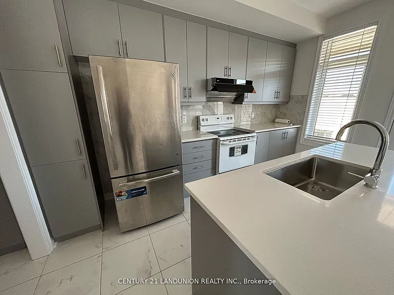 111 Mumbai Dr — Photo 4