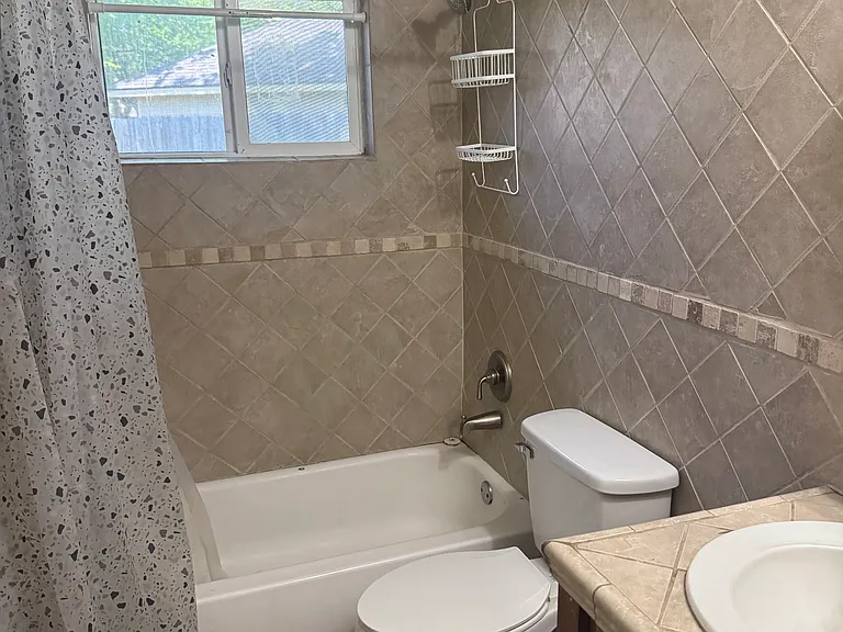 12119 Woolford Dr — Photo 4