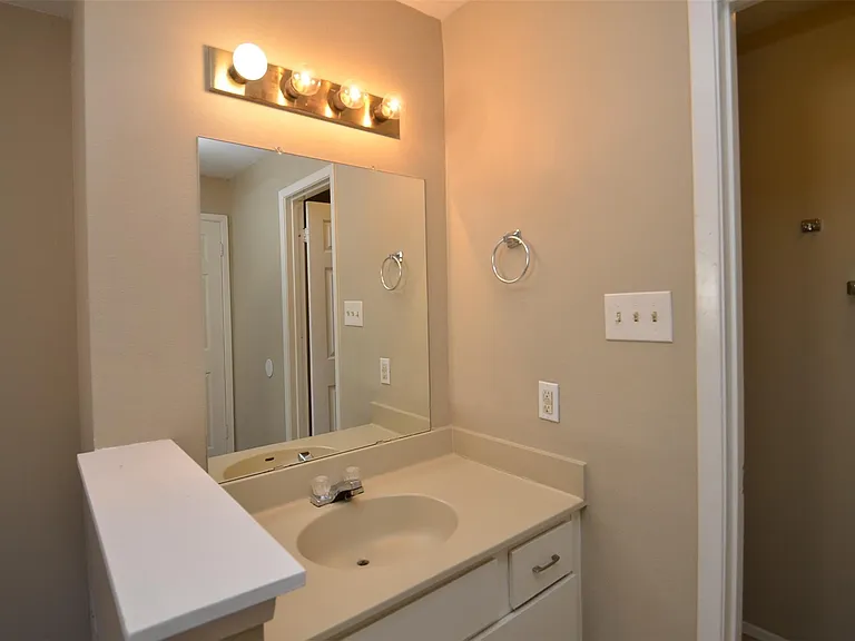 5993 Allday Dr #B — Photo 37