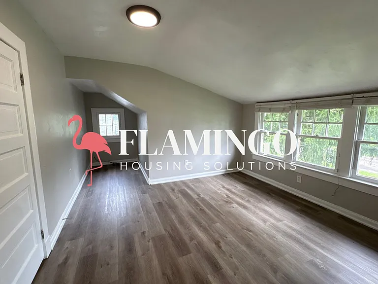 1225 Seneca Dr — Photo 10