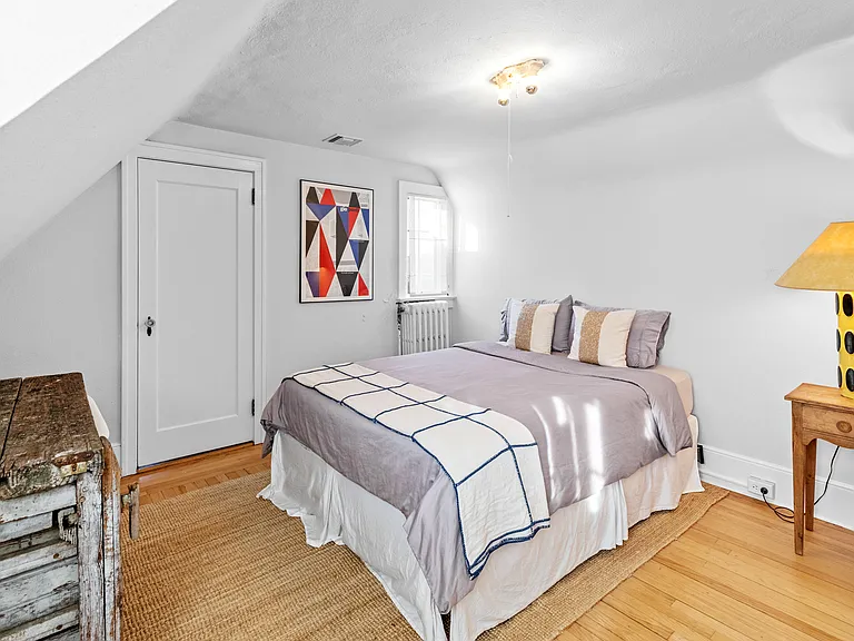52 Fairlawn Dr — Photo 23