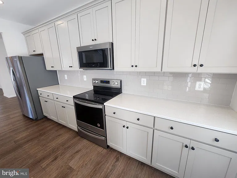 12 Stafford Pl — Photo 6