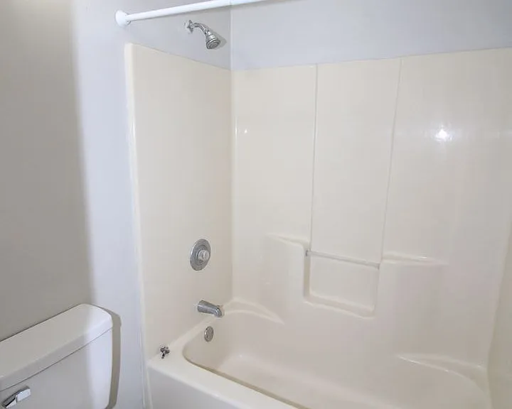 208 Woodbridge Rd — Photo 9