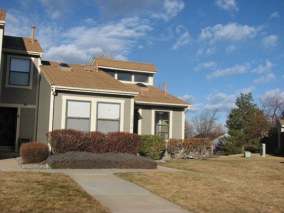 End unit offers greater privacy and natural light