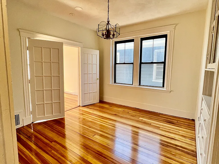 48 Endicott St #2R — Photo 9