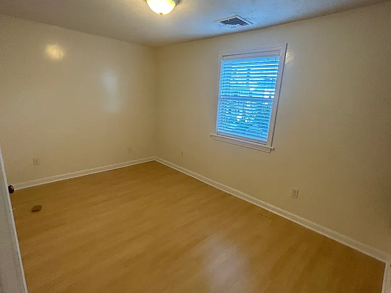 36 Hunting St #2 — Photo 18