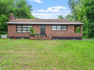 2742 Curry Rd, Schenectady, NY 12303