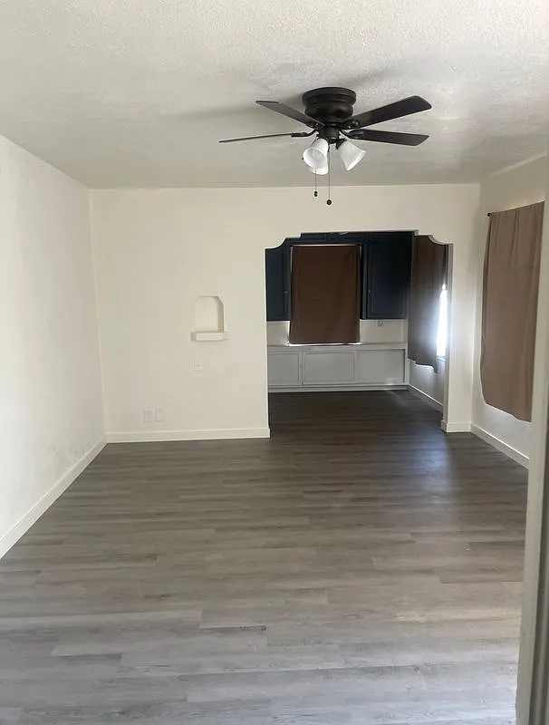 3 bed, 2.0 bath, 1487 sqft, $1,990 — Photo 4
