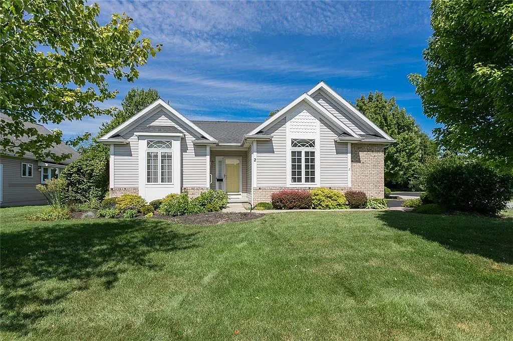 2 Lilly Pond Cir photo 1