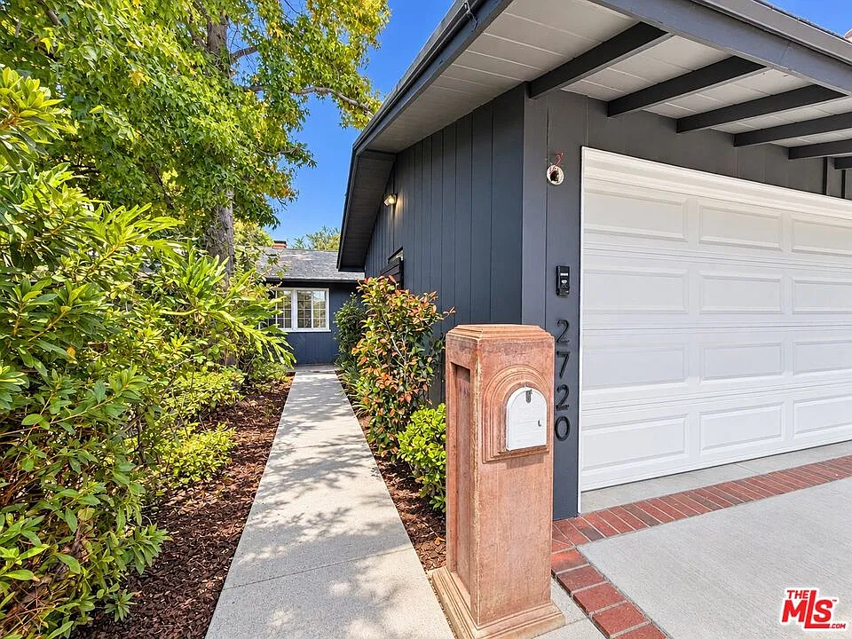 3 bed, 3.0 bath, 1300 sqft, $6,295 — Photo 1