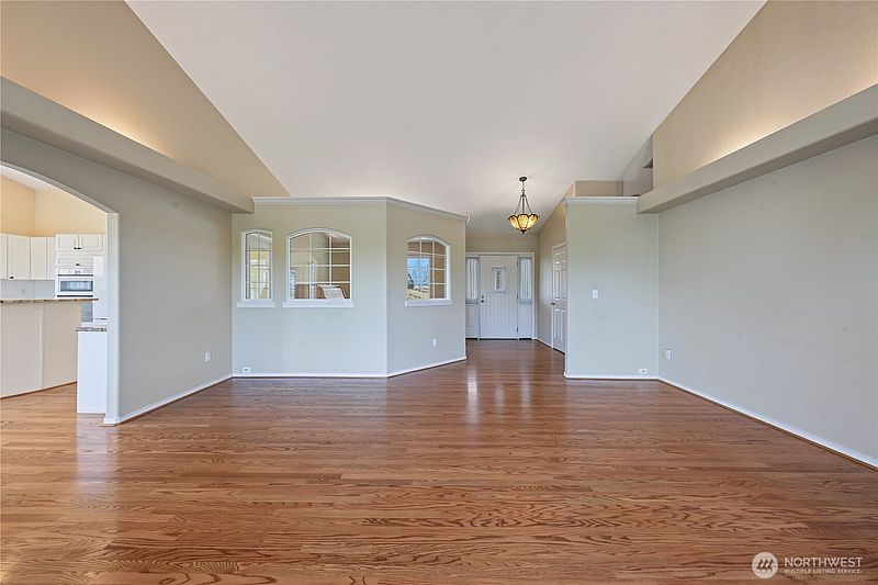 4th image of 1716 Windsor Court