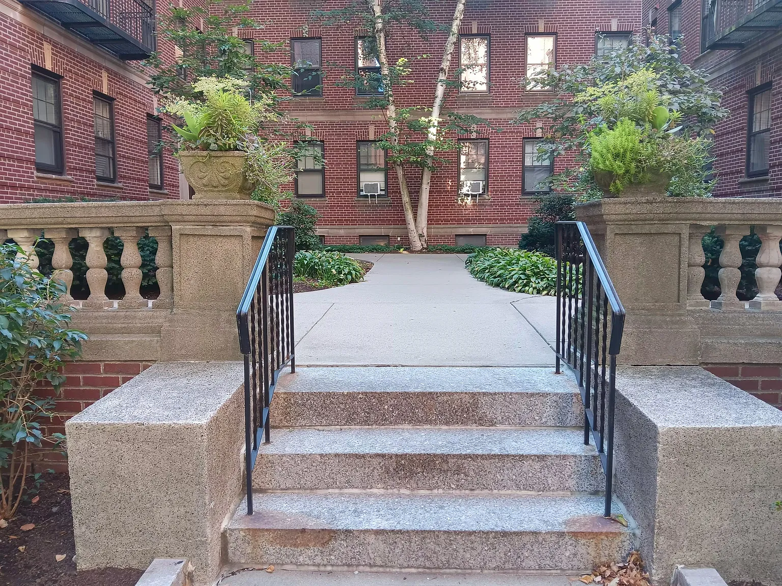 Studio, 365 sqft, $1,900 — Photo 2