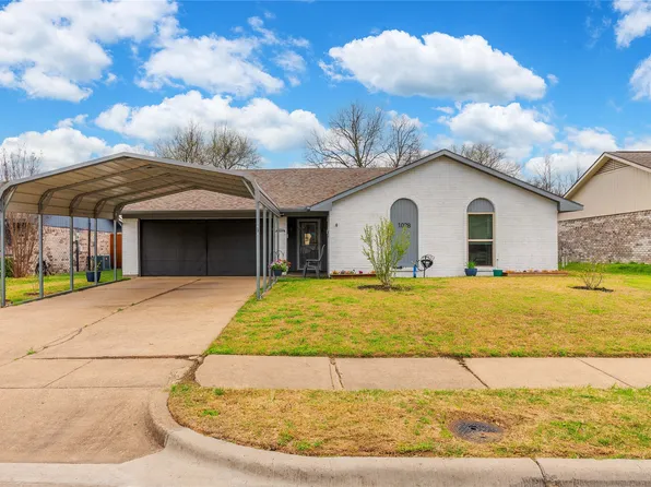 1028 Sunset Dr, Garland, TX 75040