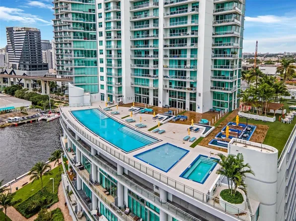 92 SW 3rd St APT 4703, Miami, FL 33130