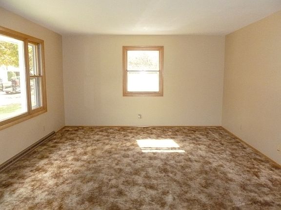 Adjacent is an ex-large LR..