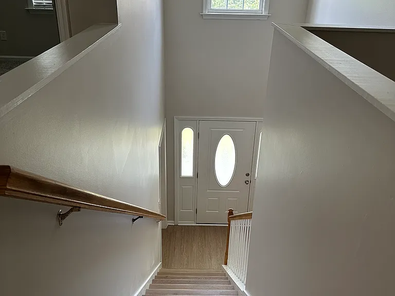 421 Holly Ln — Photo 12