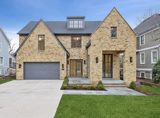 331 Forest Rd, Hinsdale, IL 60521