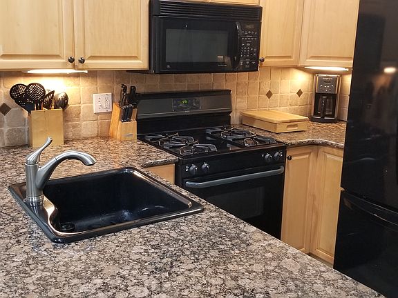 5th image of 36518 Park Place Dr