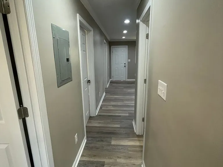 303 Freeman St SE — Photo 5