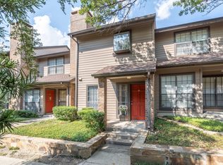 9910 Royal Ln APT 1105, Dallas, TX 75231