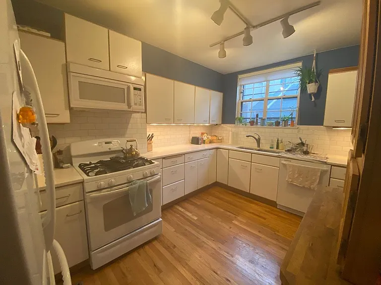 2921 Sunset Blvd — Photo 31