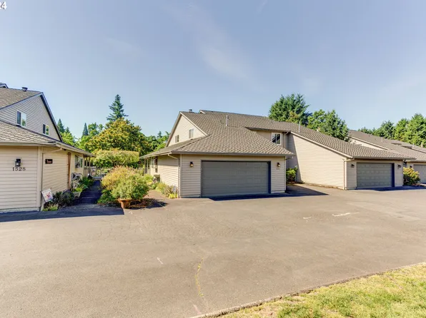 1524 NE Marine Dr, Portland, OR 97211