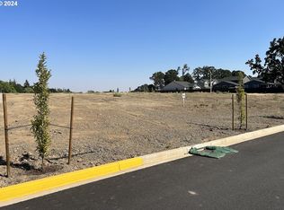 1596 NW Adelaide St #86, McMinnville, OR