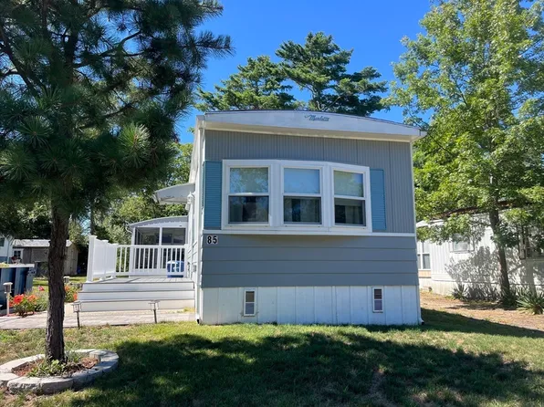 85 Great Hill Dr, West Wareham, MA 02576