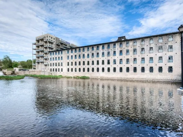 19 Guelph Ave #405, Cambridge, ON N3C 1A2