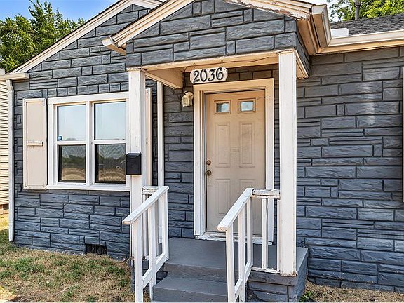 3rd image of 2036 NE Grand Blvd