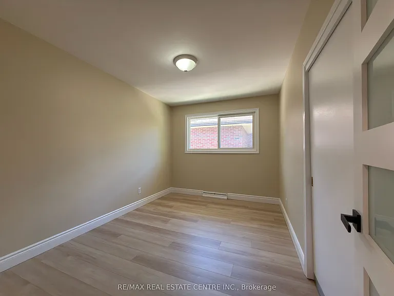 53 Guelph St #UPPER — Photo 5