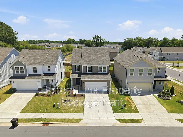 24 Blackthorn Ln — Photo 5
