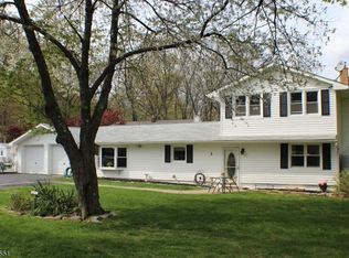 3 Cree Trl, Oak Ridge, NJ 07438