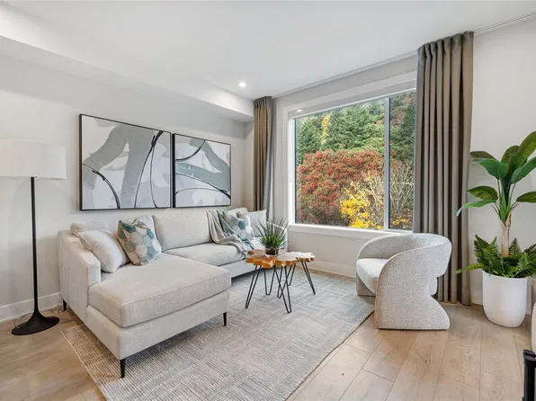1371 Goldstream Ave #109, Langford, BC V9B 2Y5