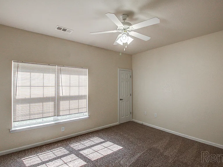 Airway Ridge Apartments — Photo 14
