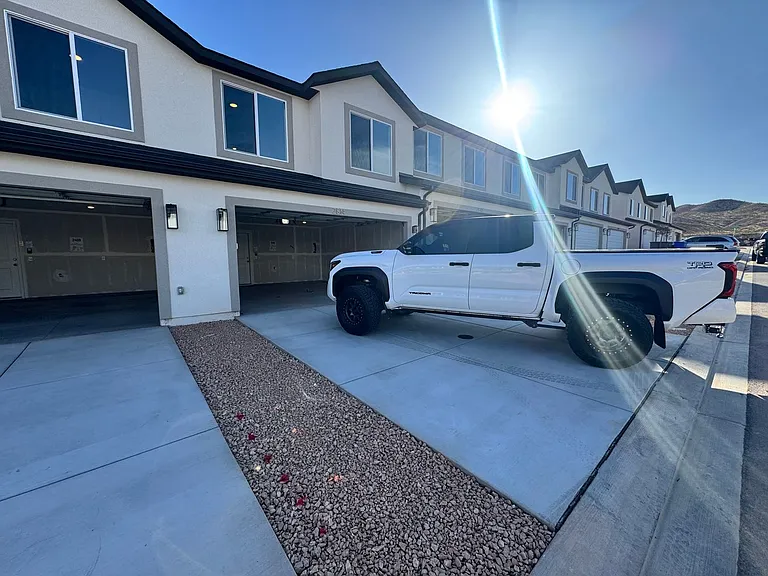 2814 E Fireweed Ln — Photo 3