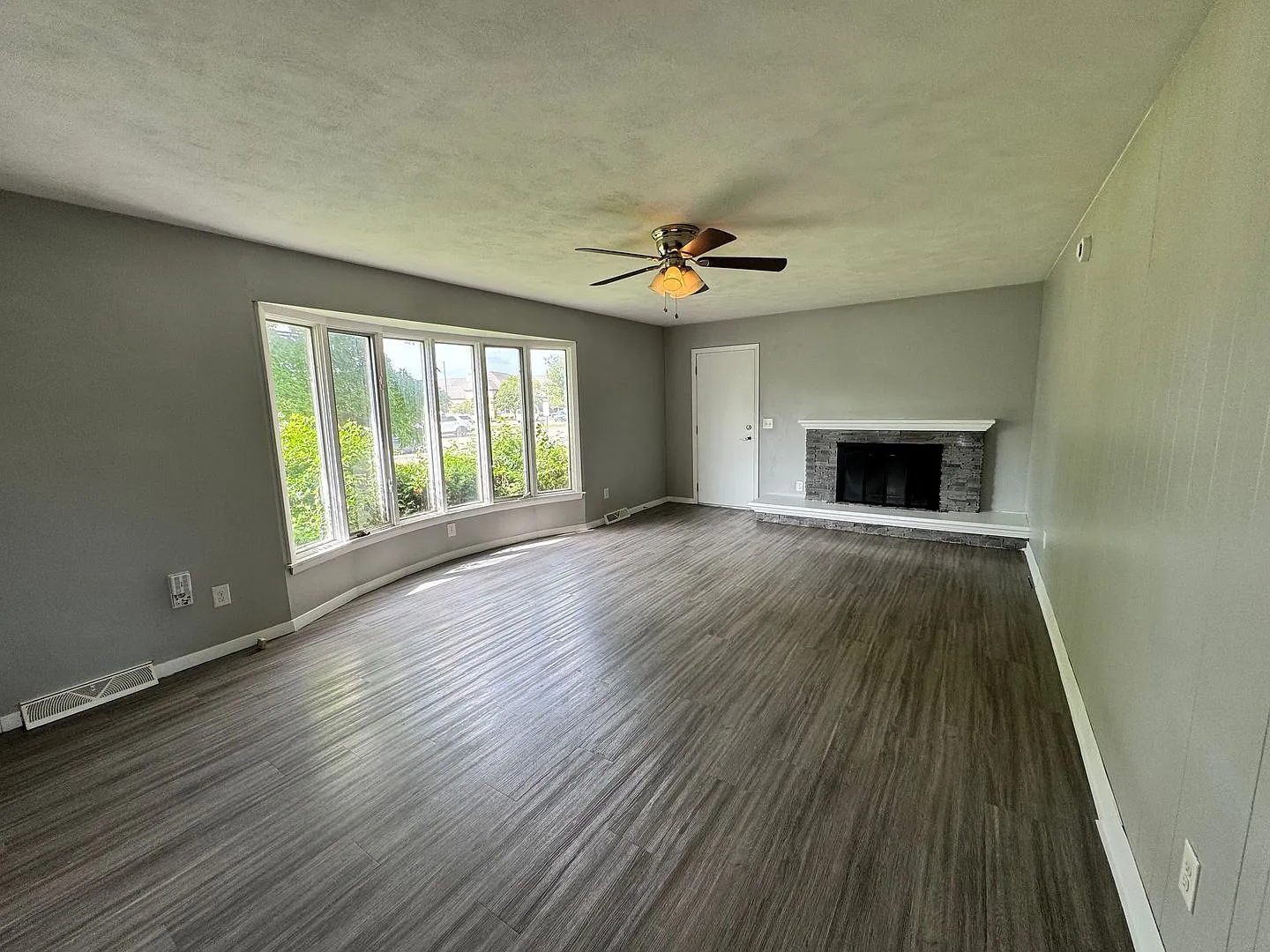 3 bedroom 1 1/2 bath house in Davenport — Photo 3