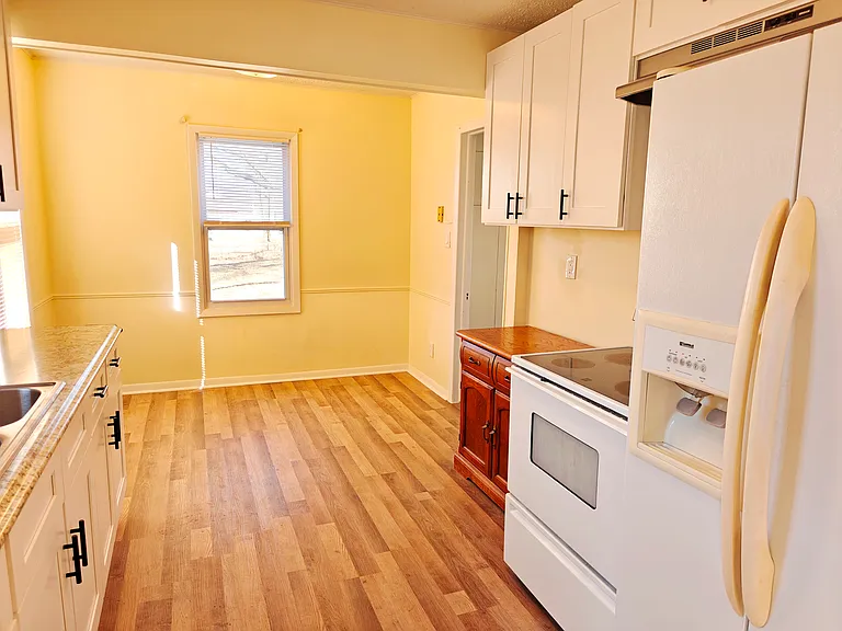 36122 Booth Ave — Photo 4