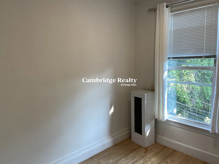 38 Newton St #2T — Photo 6