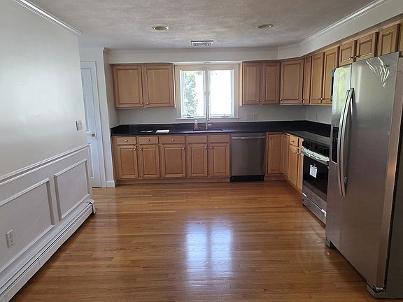 4th image of 63-65 Charles St #63