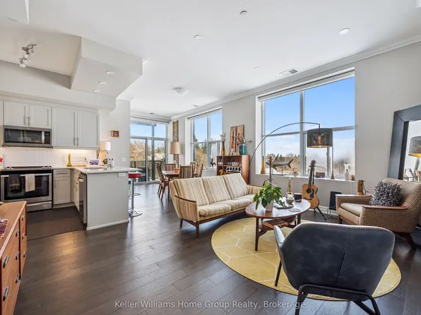 1878 Gordon St #211, Guelph, ON N1L 0P4