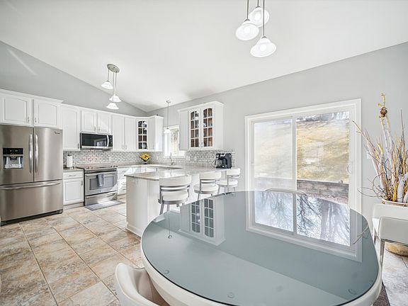 5th image of 816 Southern Woods Pl SW