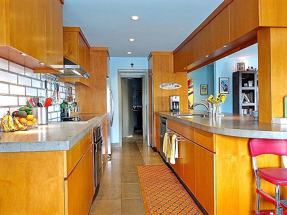 5th image of 280 Molino Ave Unit 201